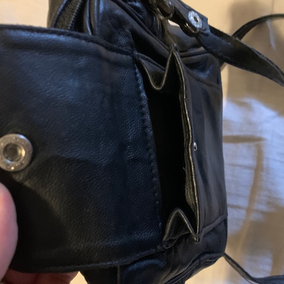 Black Leather Crossbody belt bag, phone and passport, Made in Italy - Picture 7 of 9